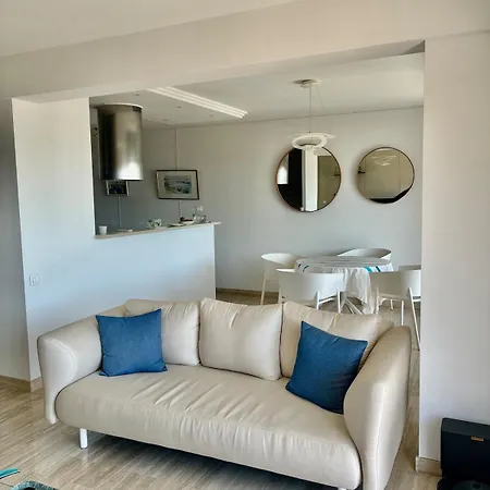 Exceptional Sea-view Apartment, 3 Min From Station, Port & Chateau Views, Private Parking