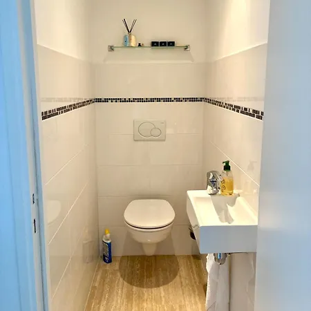 Apartment Exceptional Sea-view Apartment, 3 Min From Station, Port & Chateau Views, Private Parking