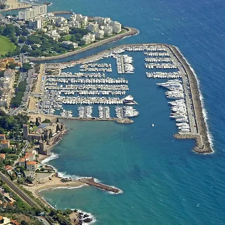 Exceptional Sea-view Apartment, 3 Min From Station, Port & Chateau Views, Private Parking Appartamento